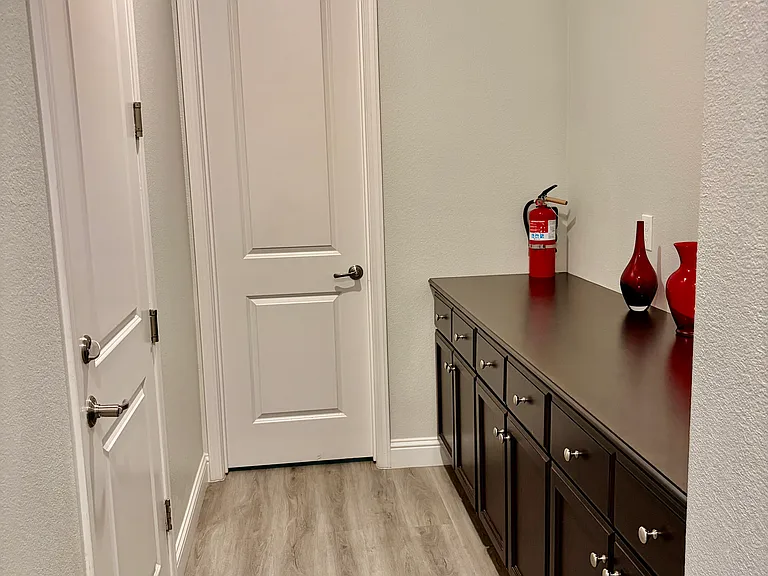 1560 S Hart Dr — Photo 34