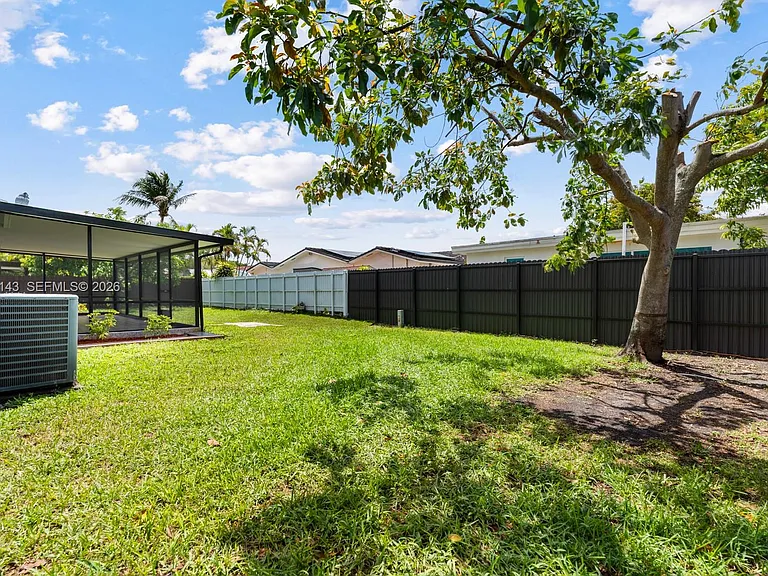 13360 SW 46th St — Photo 32