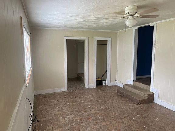4th image of 4420 Beverly Dr Unit D