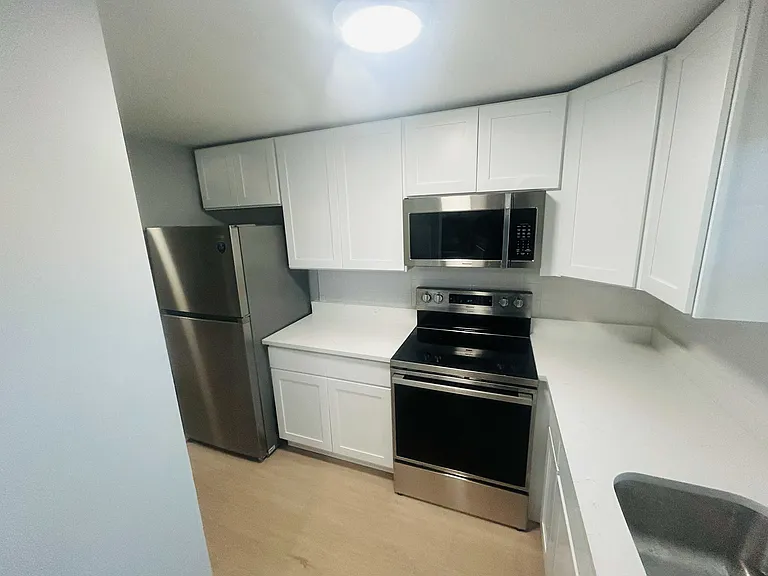 Revel Pelham — Photo 28