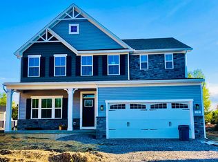 19 Stonebridge Dr, East Amherst, NY 14051