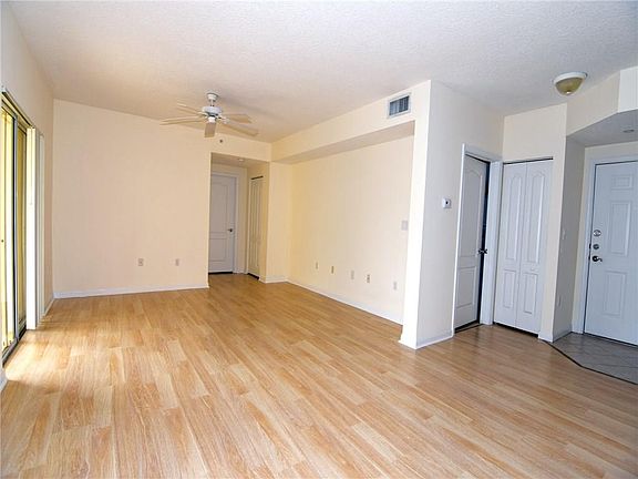 5th image of 5090 Fairways Cir APT H202