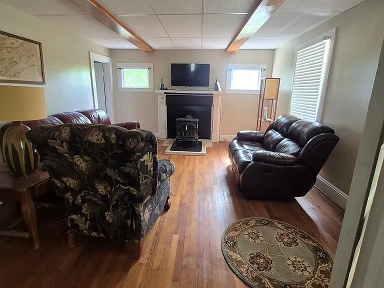 82 Maple Leaf Rd — Photo 5