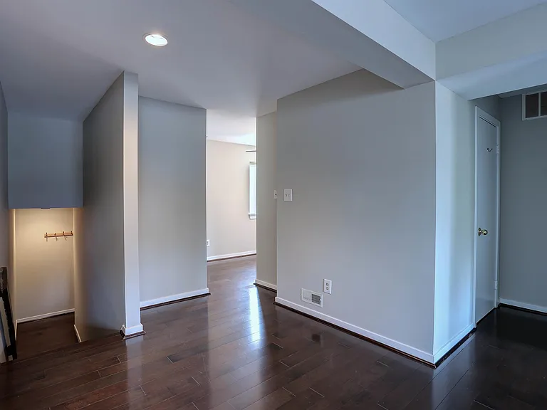8906 Battery Pl #4 — Photo 10