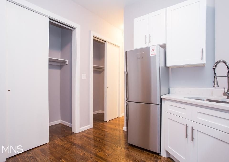 1st image of 313 W 29th St #E1