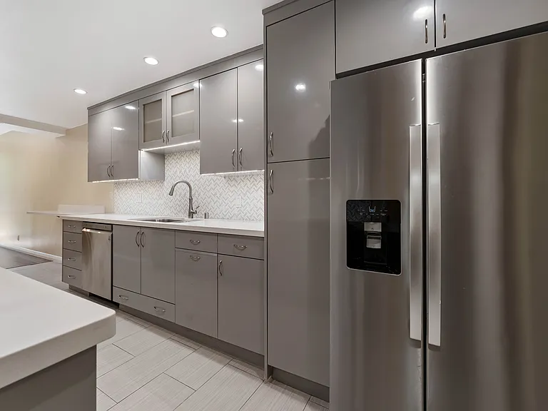 5340 Yarmouth Ave #108 — Photo 8