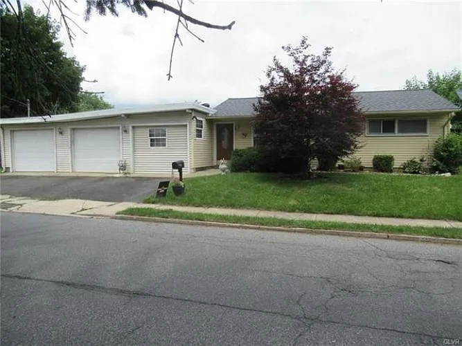 9 Tapler Dr photo 1