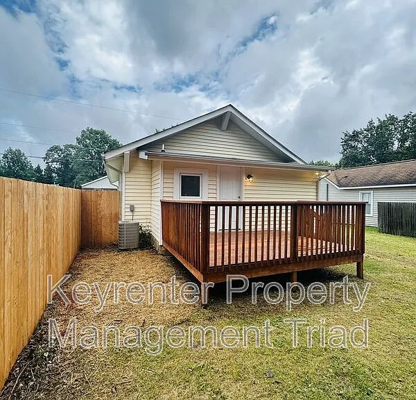 302 Charles St — Photo 18