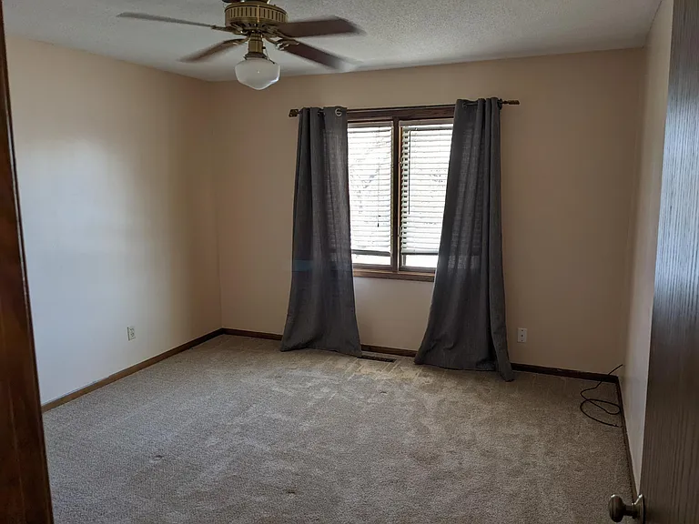 2300 Amberwood Dr — Photo 29