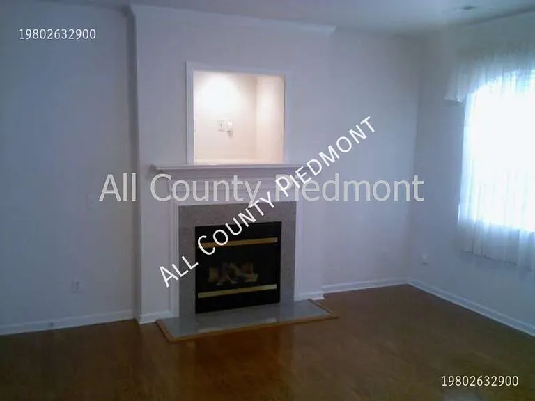 9819 Forest Run Ln — Photo 4