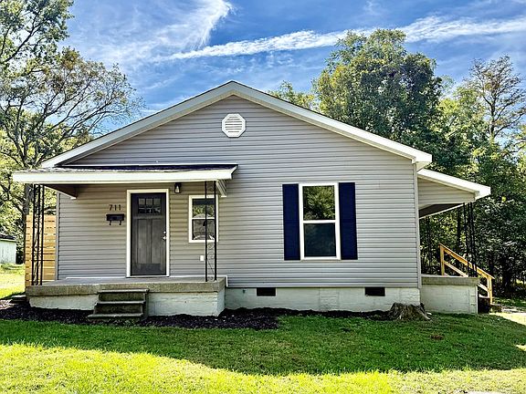 2nd image of 711 Gwen St