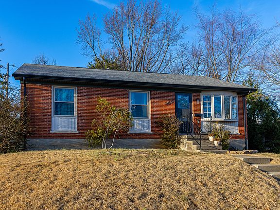 3rd image of 2059 Oleander Dr