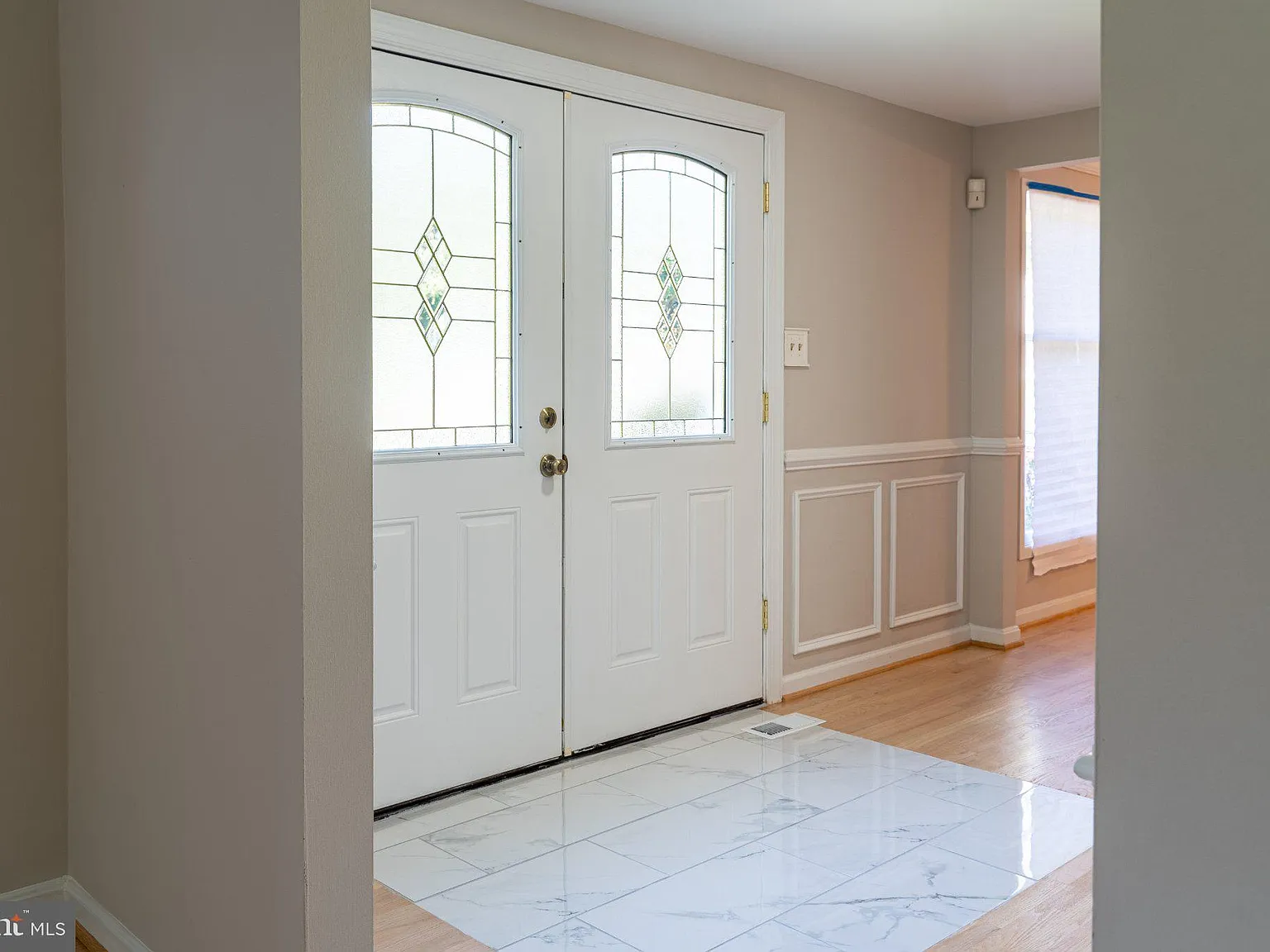 5 bed, 3.5 bath, 3820 sqft, $4,695 — Photo 2