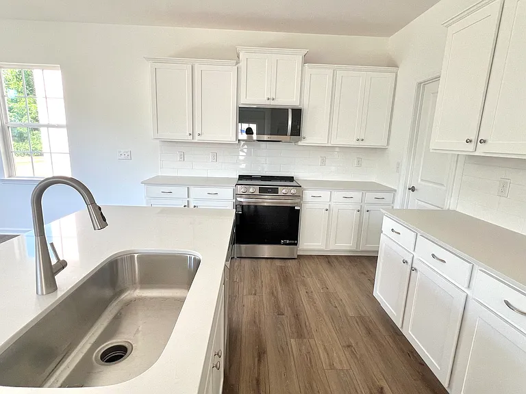 5260 Amaryllis Way — Photo 8