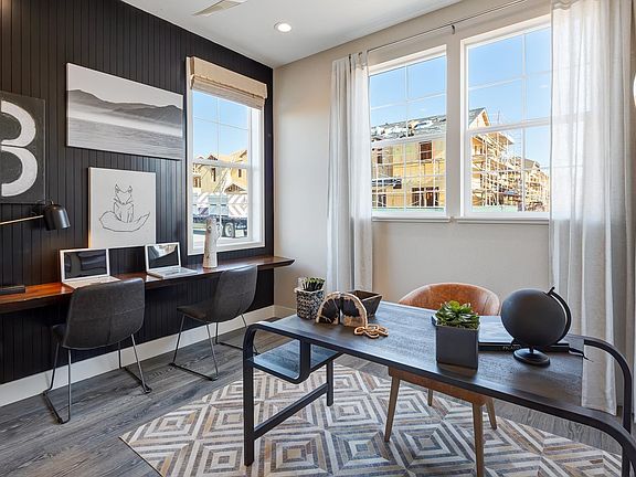 Deerwood Heights in San Ramon by Trumark Homes I Office Den