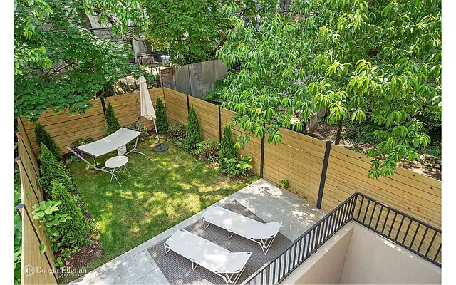 Sold by Douglas Elliman | media 21