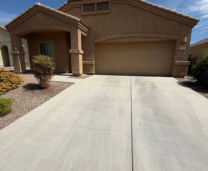 125 E Calle Vivaz — Photo 1