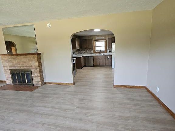 4th image of 212 Maevi Dr