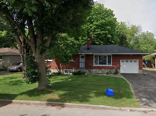 1240 Adirondack Dr #B, Ottawa, ON K2C 2V3