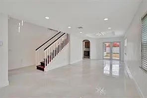 4 bed, 2.5 bath, 2586 sqft, $5,400 — Photo 4