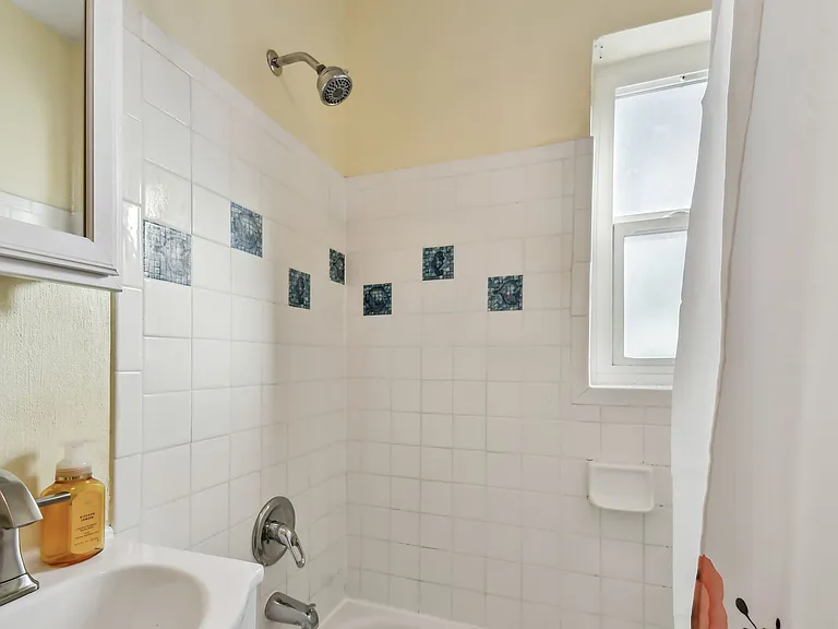270 41st Ave NE — Photo 15