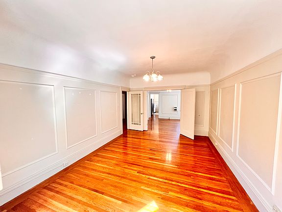5th image of 1959 Oak St APT 6