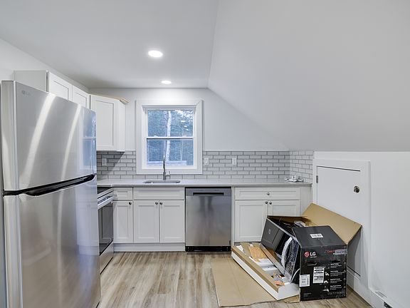 3rd image of 127 Evergreen Ln #5