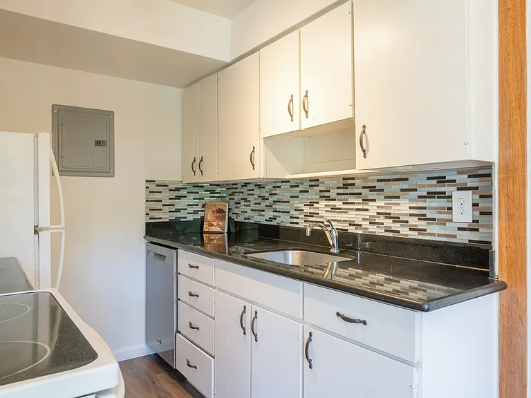 Hamlin Place — Photo 16