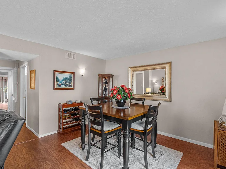 659 Davis Rd — Photo 12