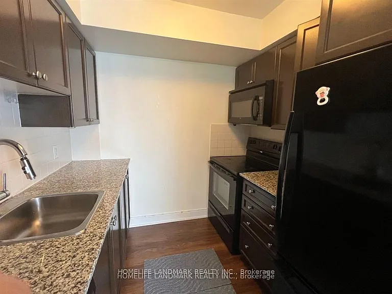 135 Village Green Sq #3923 — Photo 20