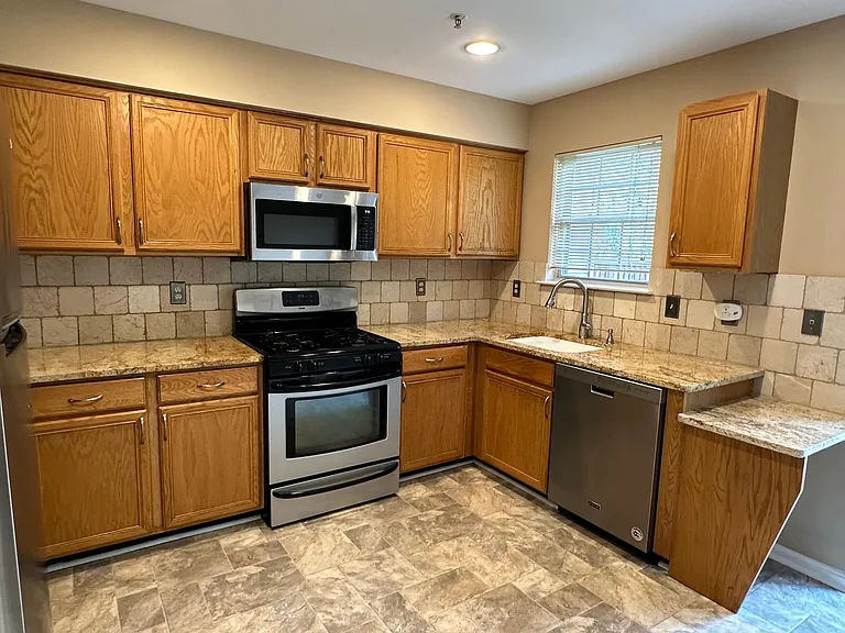 9820 Sherwood Farm Rd — Photo 6