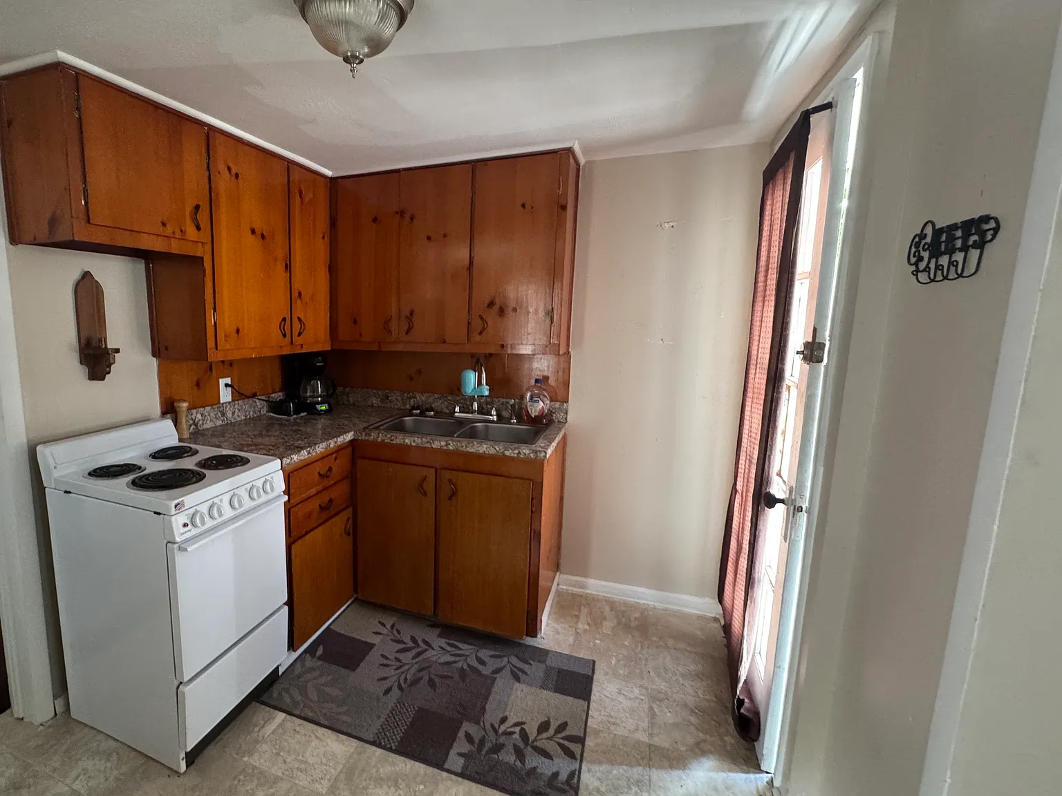 1 bed, 700 sqft, $1,295 — Photo 4