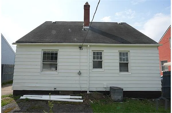 Building Photo - 16401 Lotus Dr