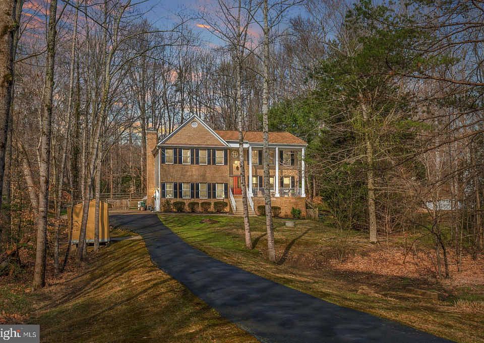 1st image of 13450 Carriage Hill Dr