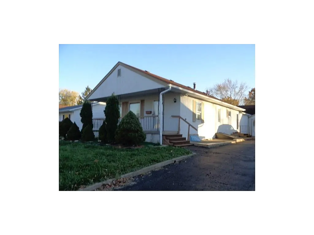 2111 Ferris Rd photo 1