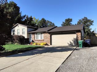 8926 S Manchester Ln, Sandy, UT 84093