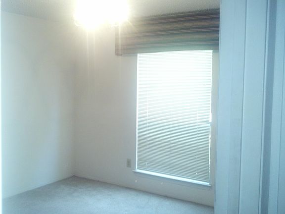 3rd image of 6117 Yellowstone Dr