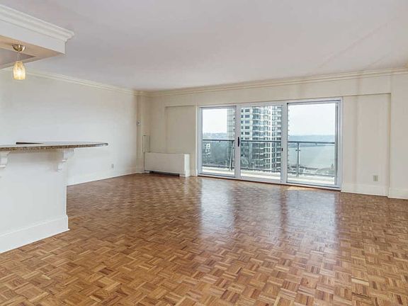3rd image of 2200 Victory Pkwy APT 1401
