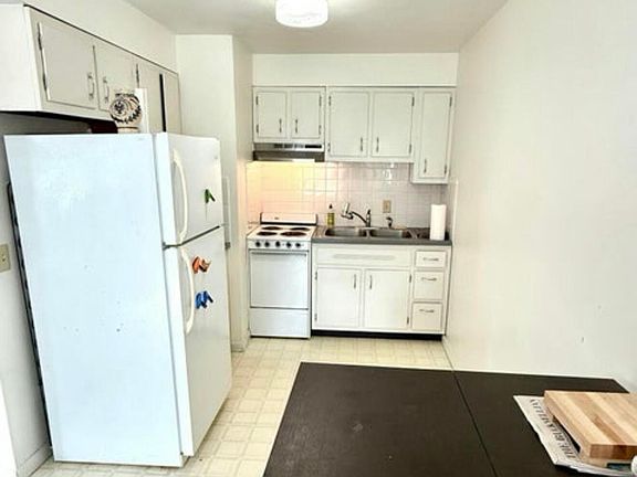 4th image of 34 Brown St #1