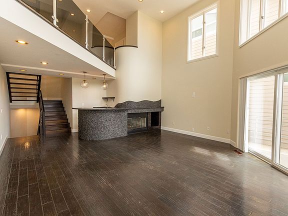 3rd image of 2511 Manchester Ave