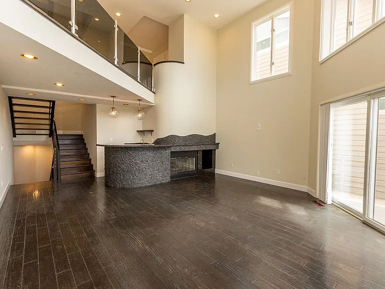 2511 Manchester Ave — Photo 3