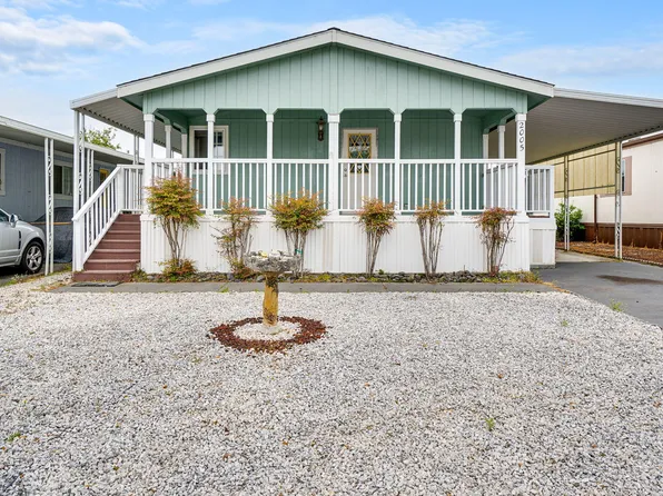 2005 Hummingbird Dr #5, McKinleyville, CA 95519