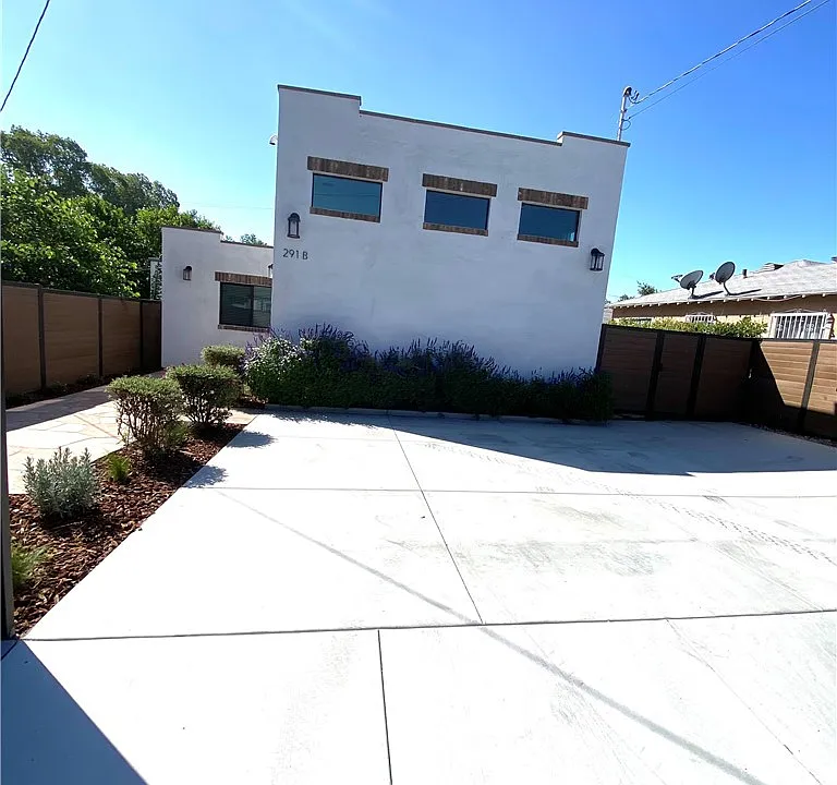291 6th Ave