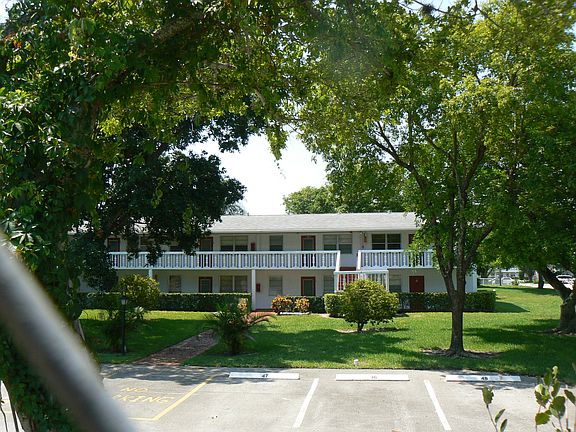 4th image of 46 Westbury B #46