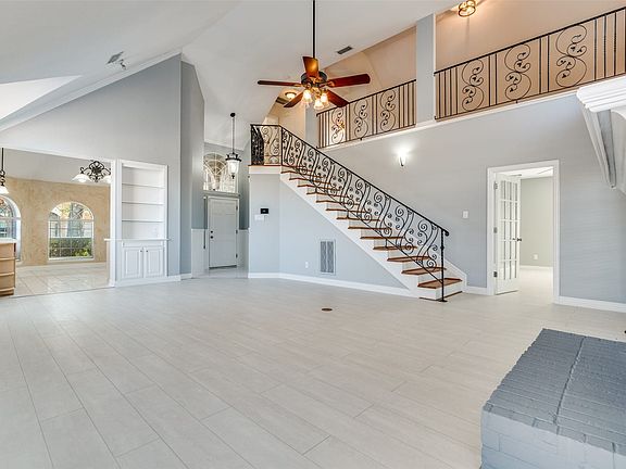 3rd image of 2655 Lakeforest Ct