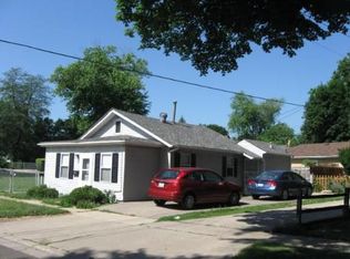 200 N Clifton Ave, Elgin, IL 60123