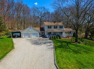 23 Tra Mart Dr, Uncasville, CT 06382