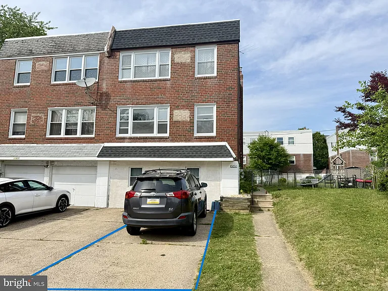 10838 Lockart Ct — Photo 1