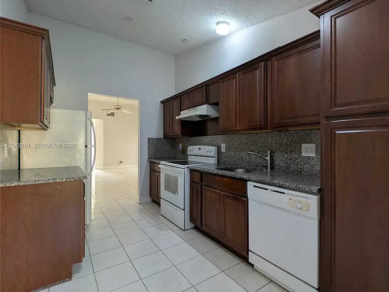 7502 NW 33rd St — Photo 18