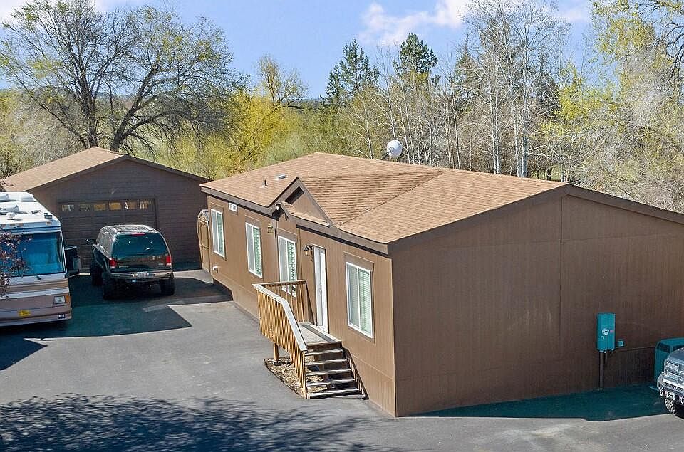 1st image of 3592 NW Oak Ave